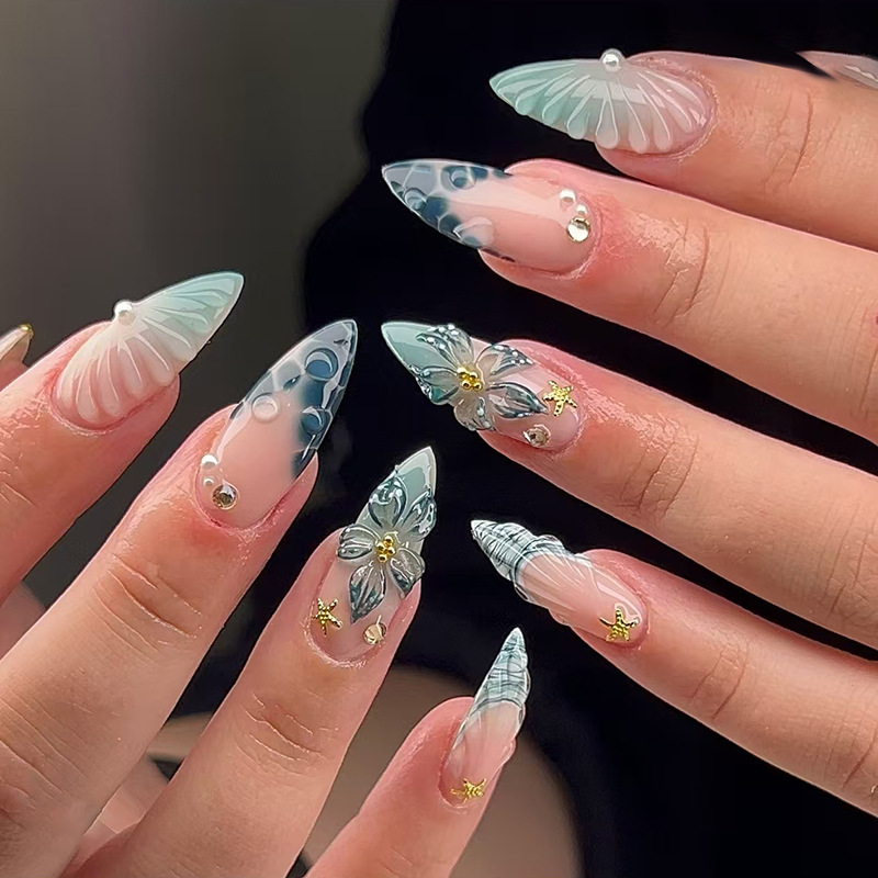 24個入りウェアラブルプレスオンネイルセット グラデーション - Nail Art Press On のレビューと価格