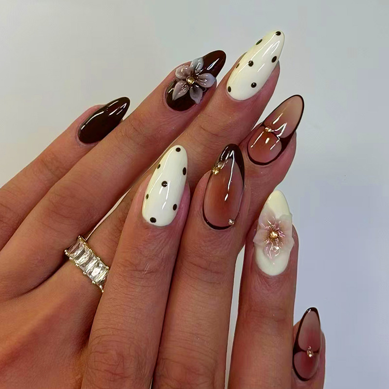 24枚入り完成品アーモンド型プレスオンネイルアート、再利用可 - Nail Art Pink のレビューと価格